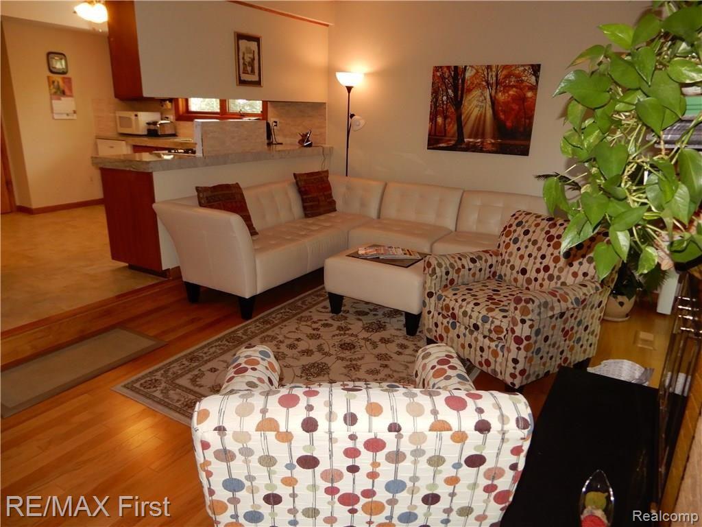 4805 Bates Drive Property Photo 9