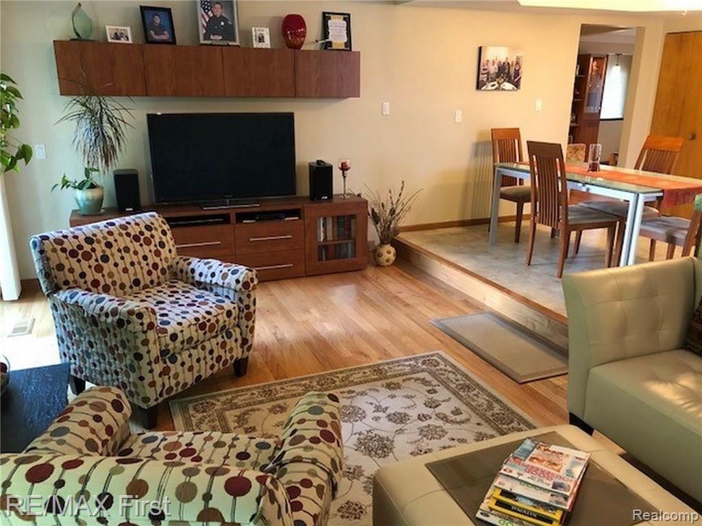 4805 Bates Drive Property Photo 10