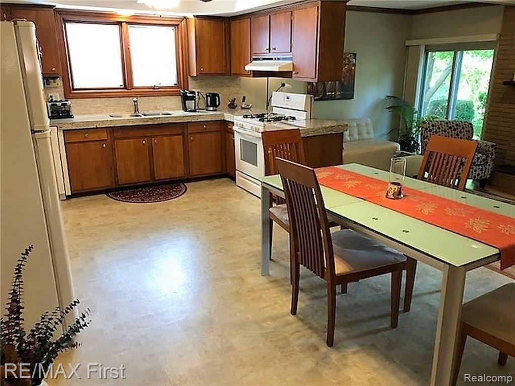 4805 Bates Drive Property Photo 11