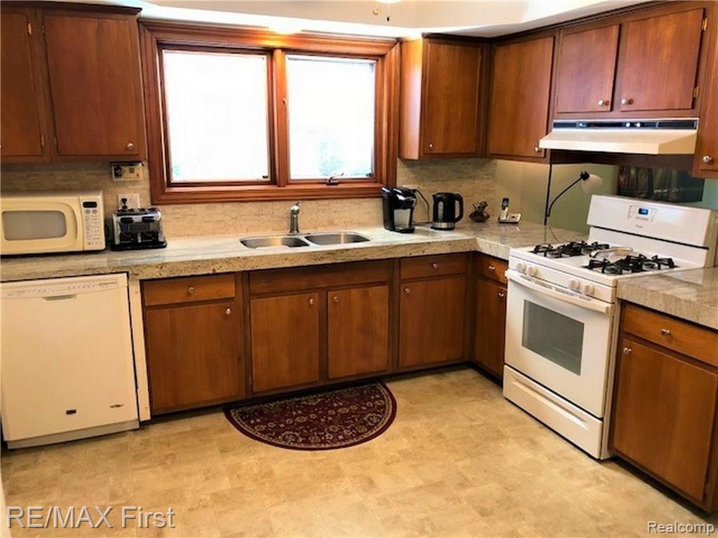 4805 Bates Drive Property Photo 13
