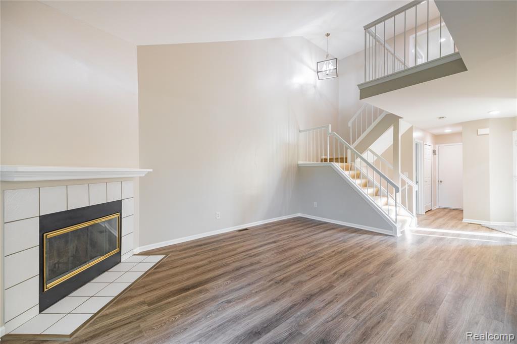 18632 Hilltop Drive Property Photo 6