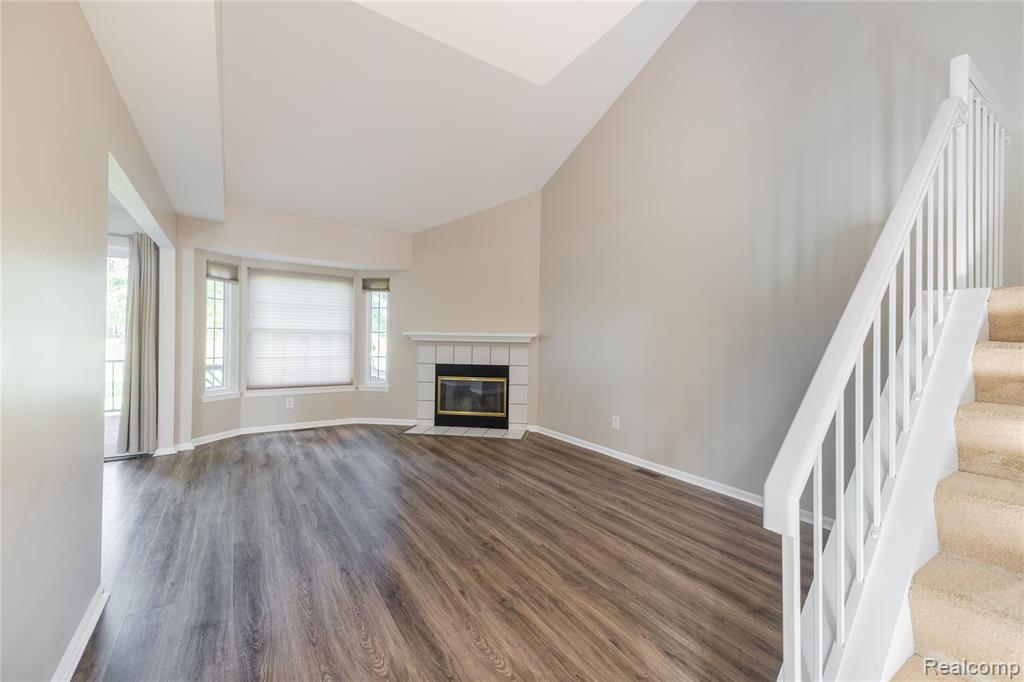 18632 Hilltop Drive Property Photo 7