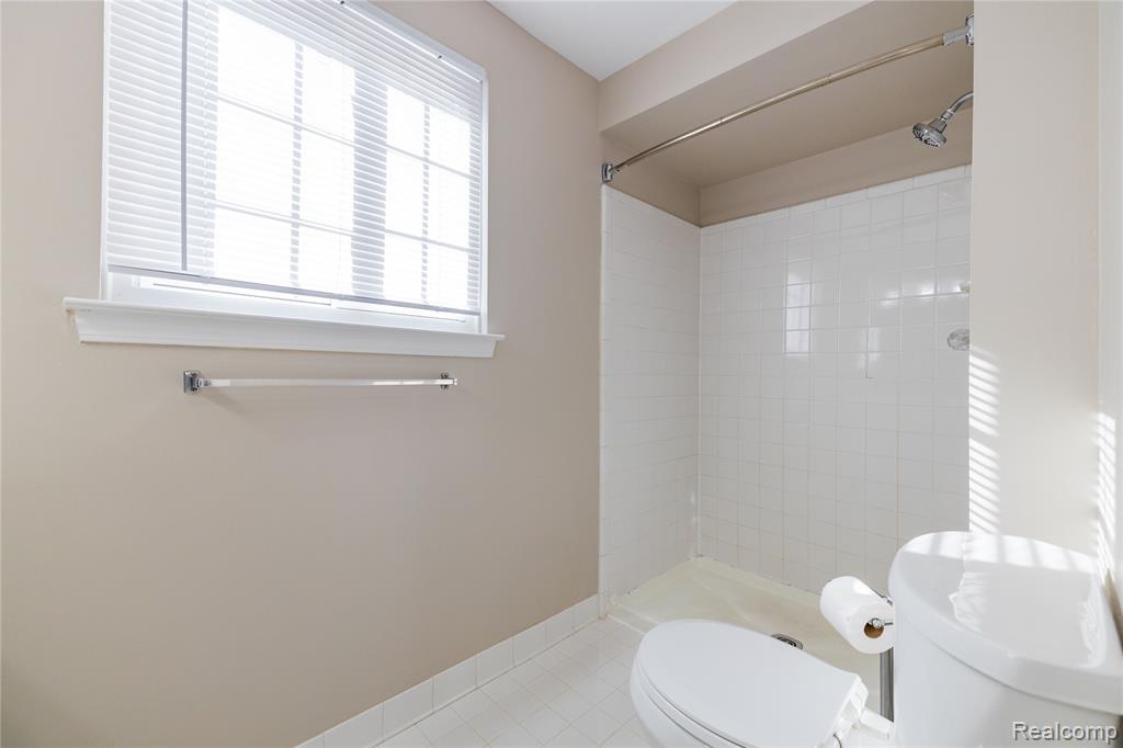 18632 Hilltop Drive Property Photo 22