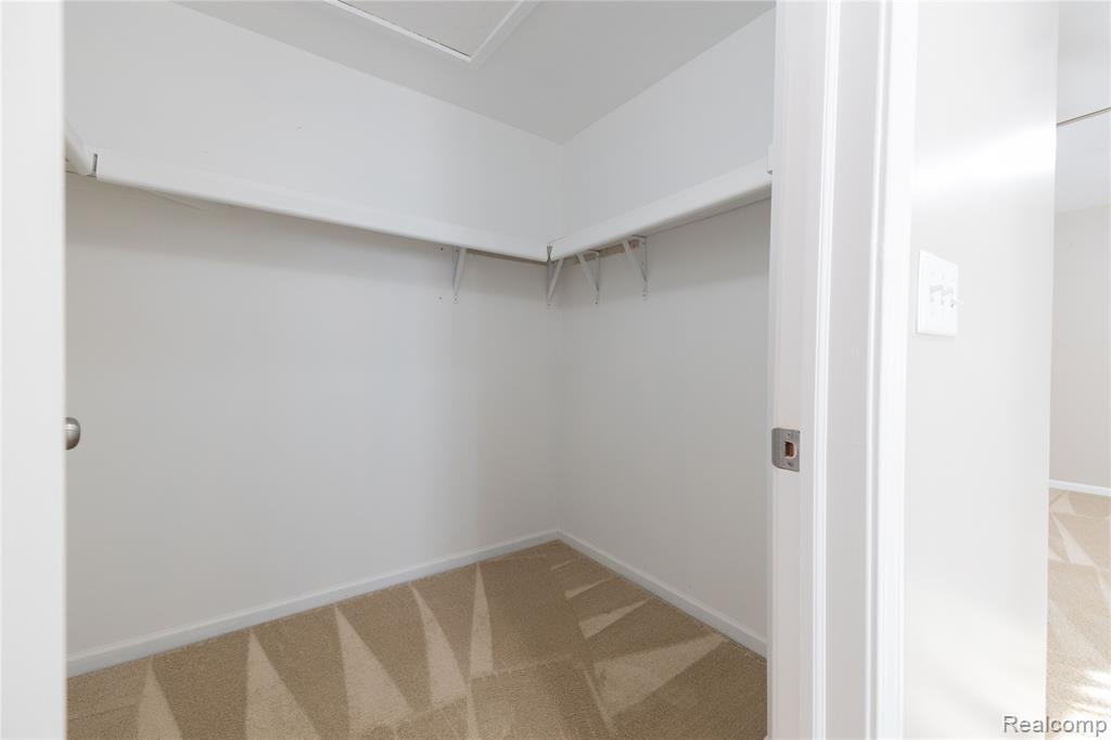 18632 Hilltop Drive Property Photo 24