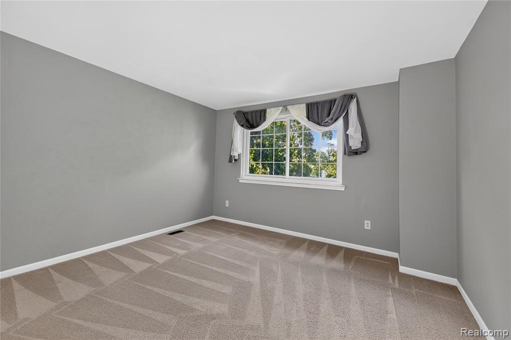 18632 Hilltop Drive Property Photo 25