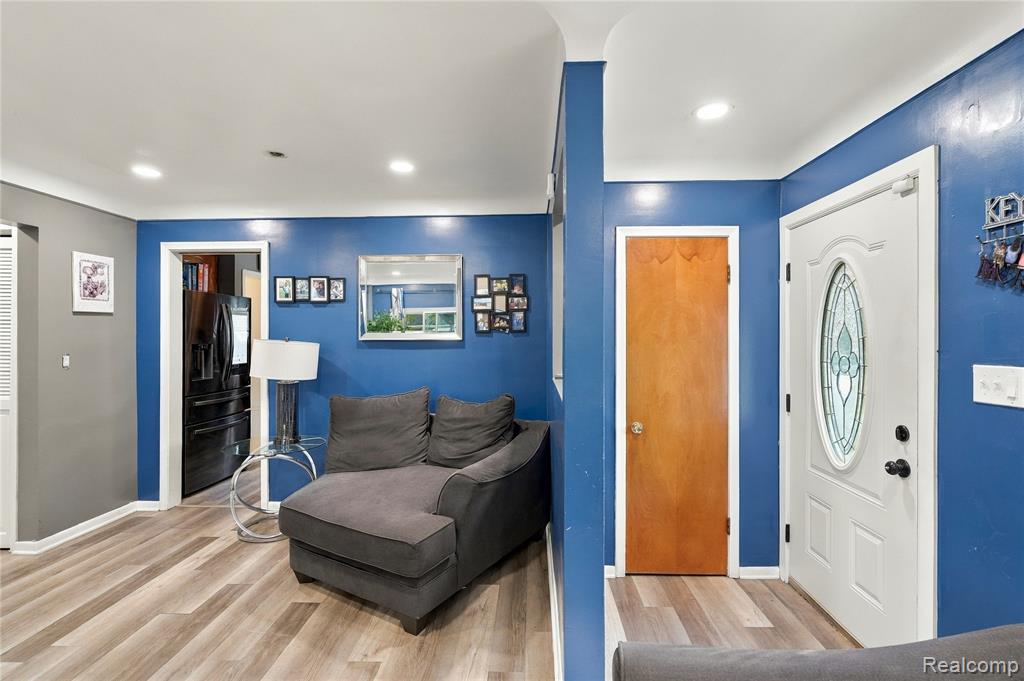 24344 Rosebud Avenue Property Photo 3