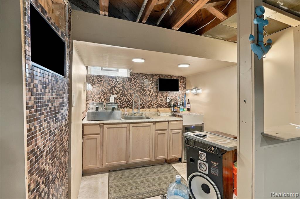 24344 Rosebud Avenue Property Photo 11