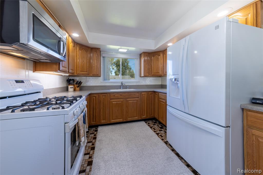 15416 Anthony Street Property Photo 8