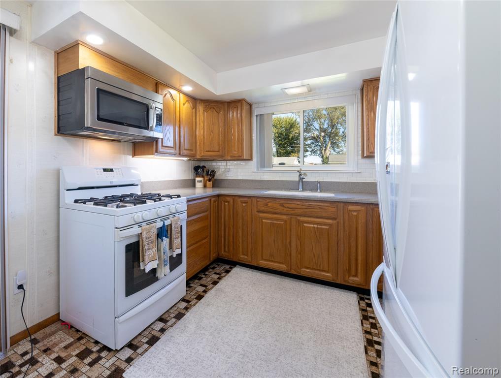 15416 Anthony Street Property Photo 9