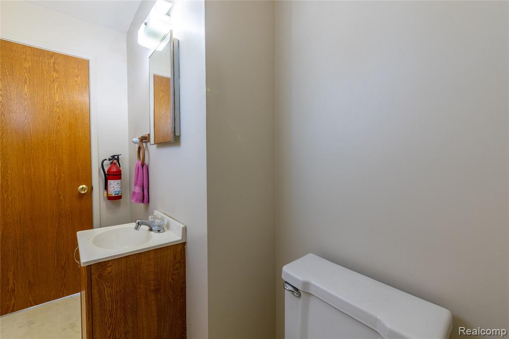 15416 Anthony Street Property Photo 11