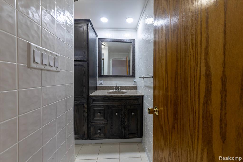 15416 Anthony Street Property Photo 17