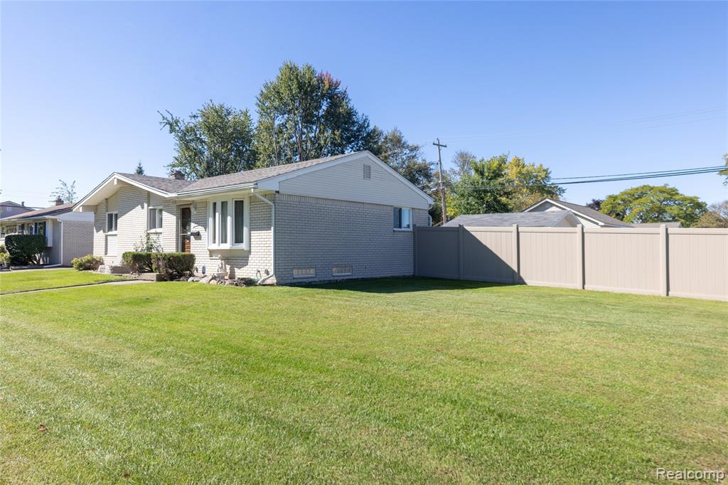 15416 Anthony Street Property Photo 26