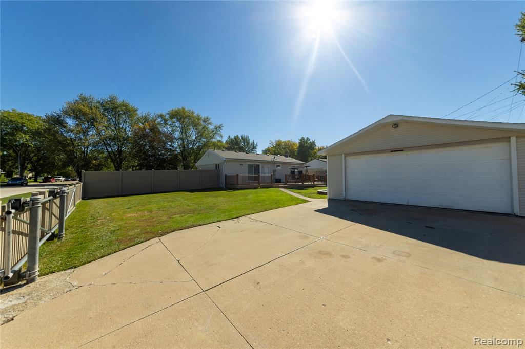 15416 Anthony Street Property Photo 30