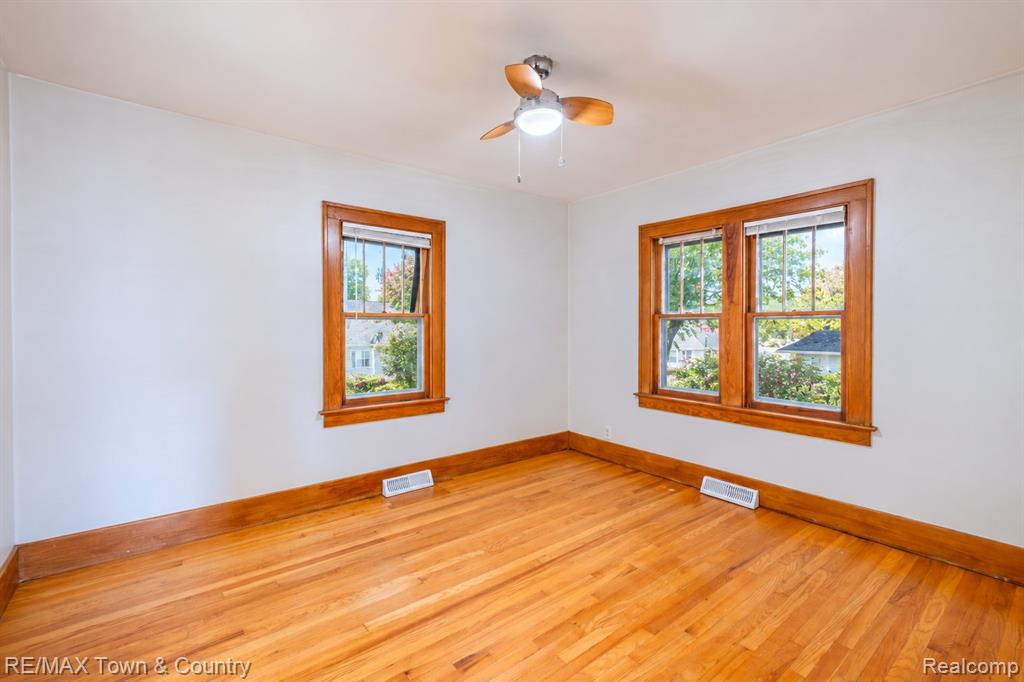 701 Saint Clair Avenue Property Photo 8