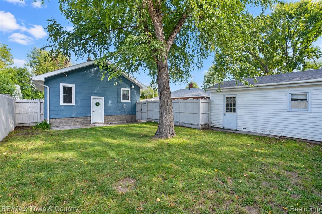 701 Saint Clair Avenue Property Photo 13