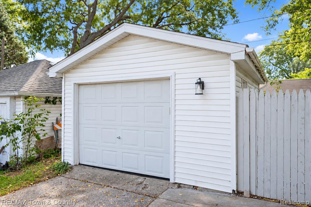 701 Saint Clair Avenue Property Photo 14