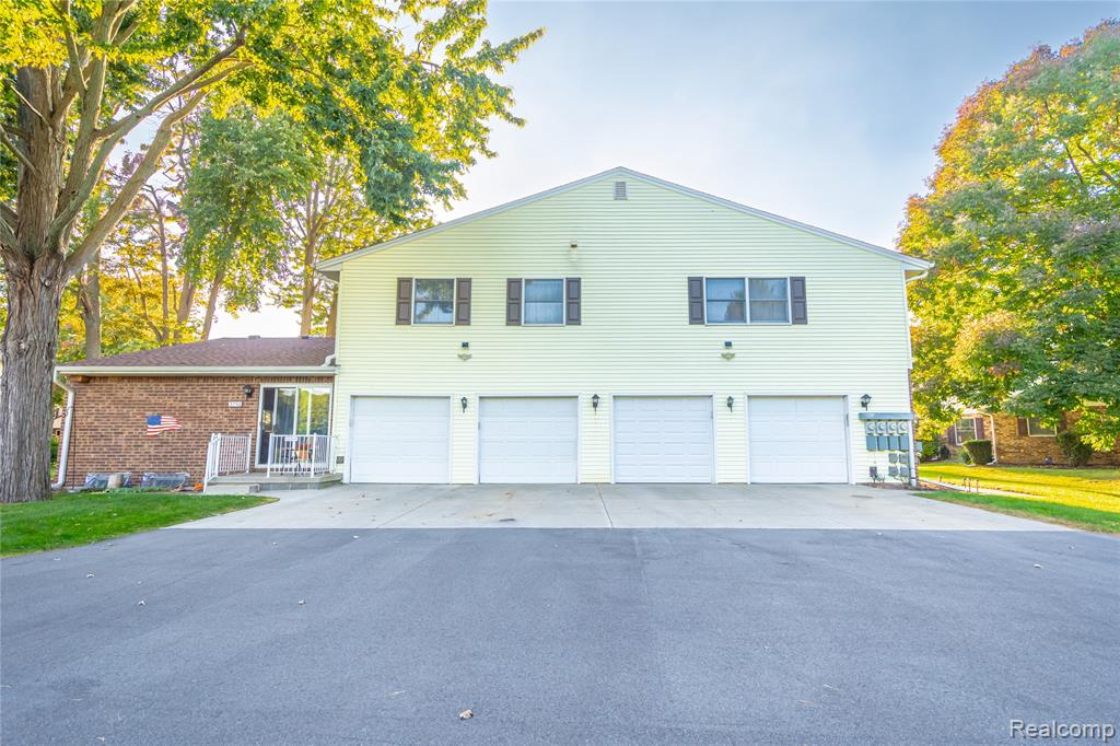 3746 Ramblewood Drive Property Photo 3
