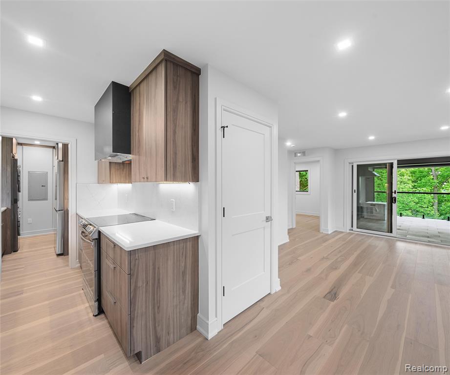 466 East Street Property Photo 10