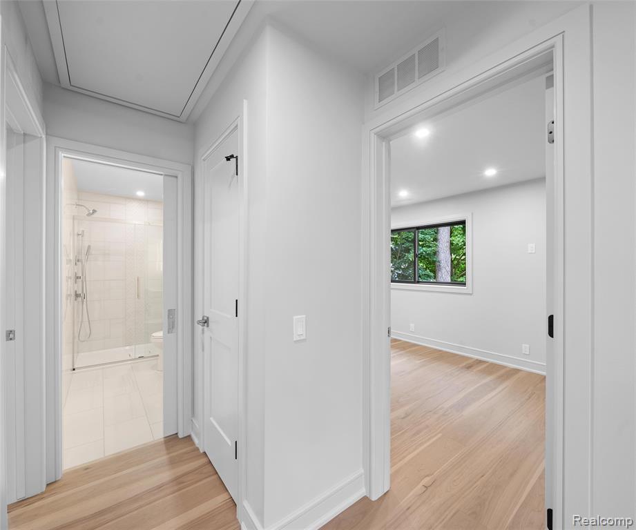 466 East Street Property Photo 13