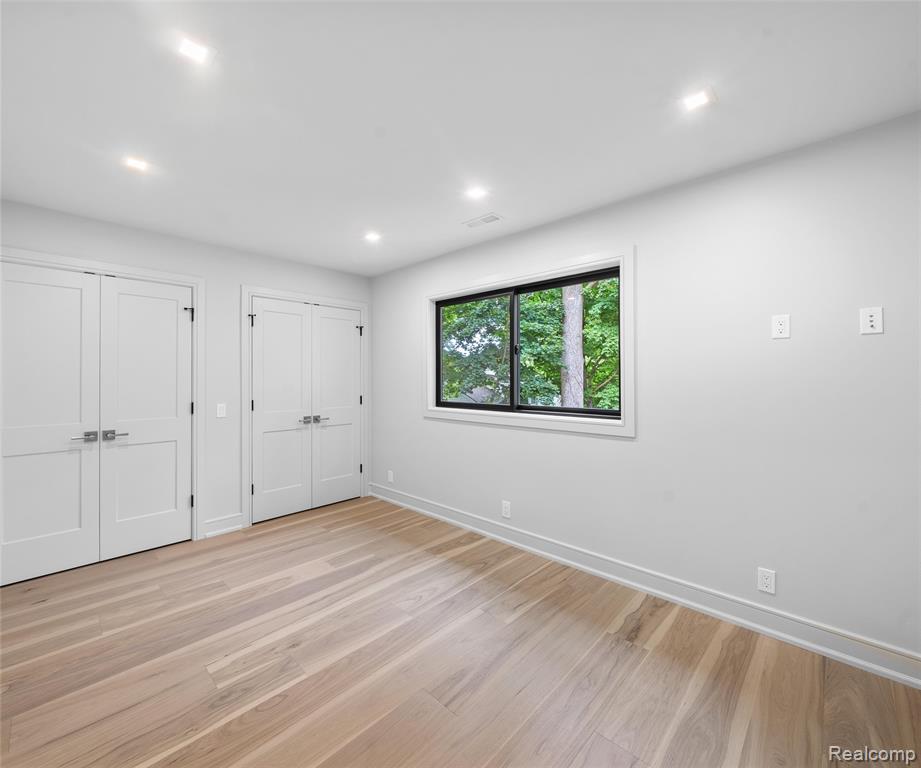 466 East Street Property Photo 16