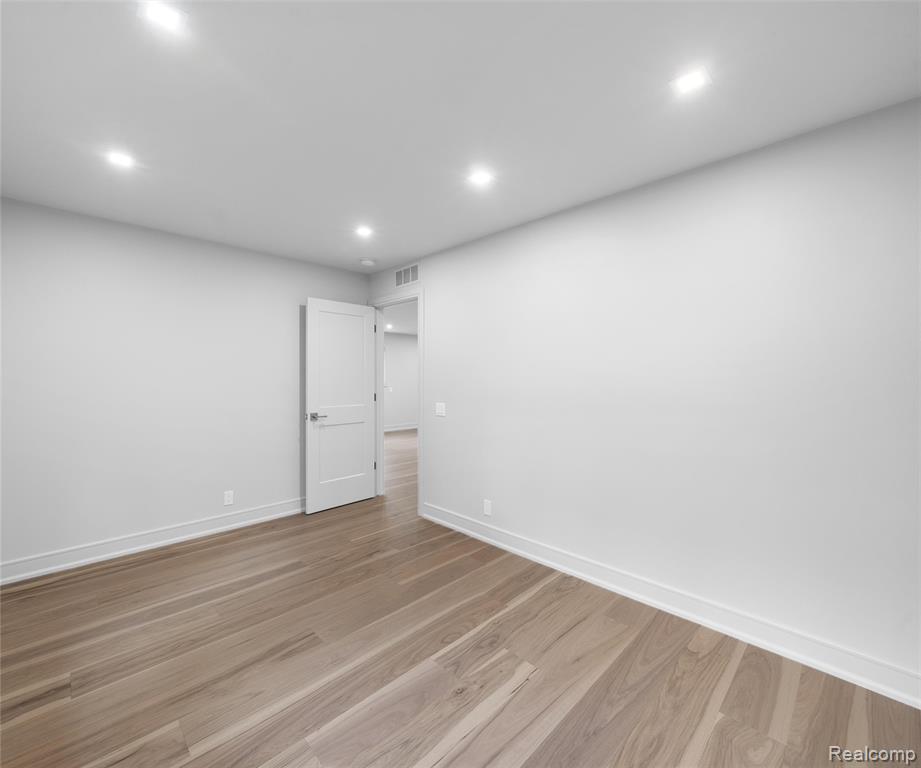 466 East Street Property Photo 18