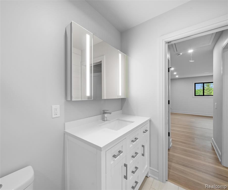 466 East Street Property Photo 20