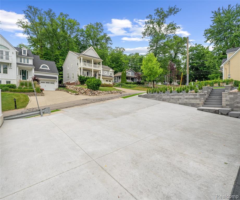 466 East Street Property Photo 29