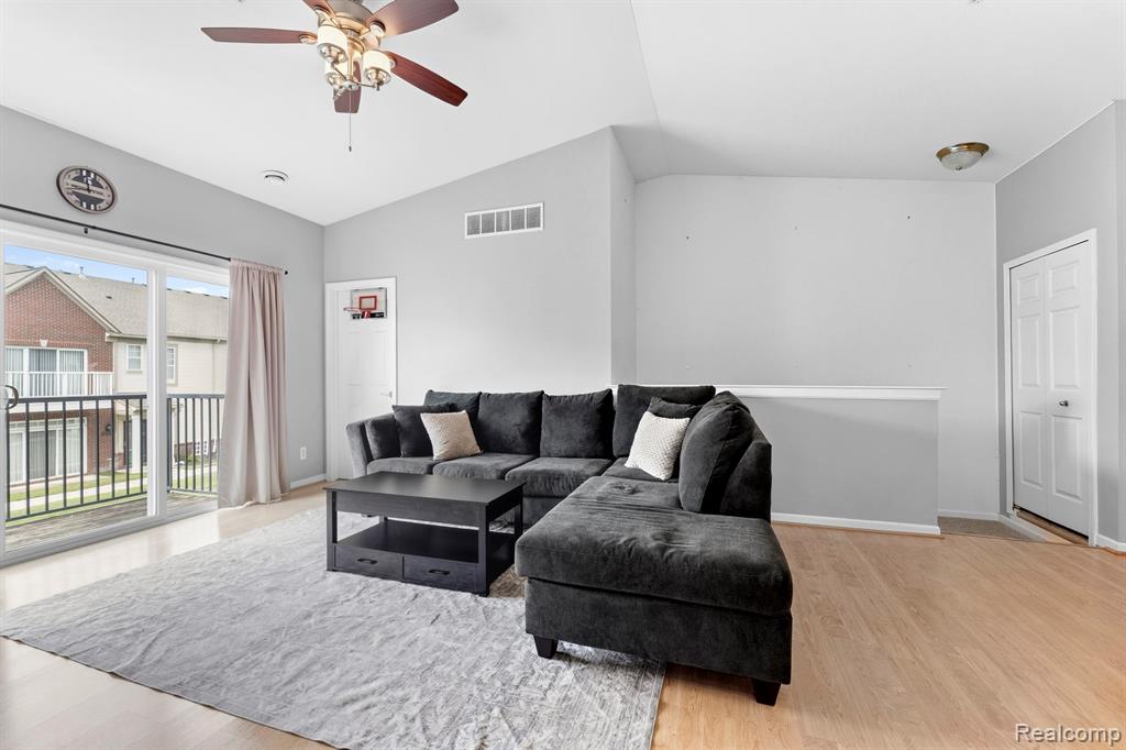 12504 Second Avenue Property Photo 8
