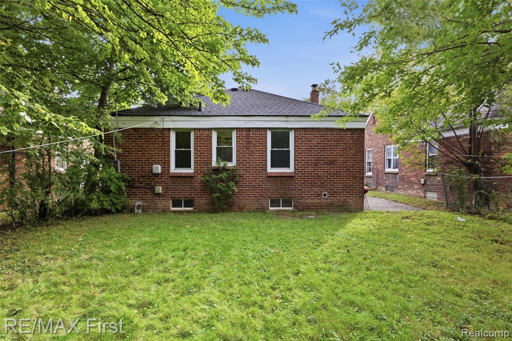 12811 Abington Avenue Property Photo 3