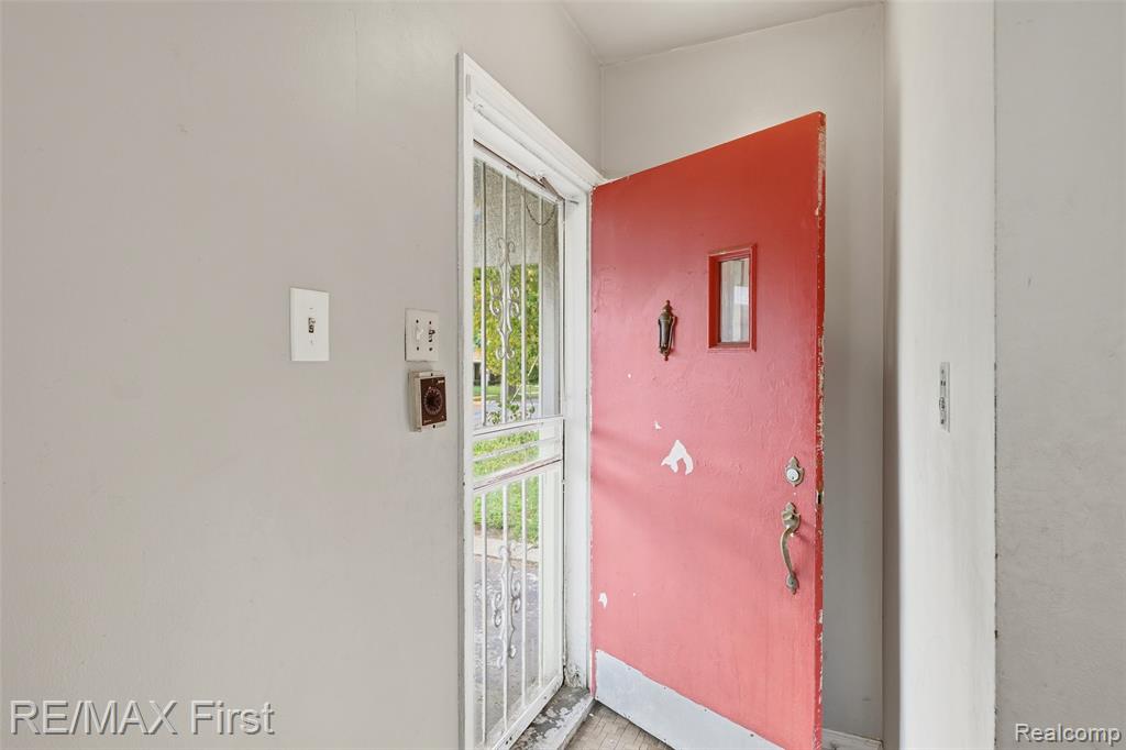12811 Abington Avenue Property Photo 6