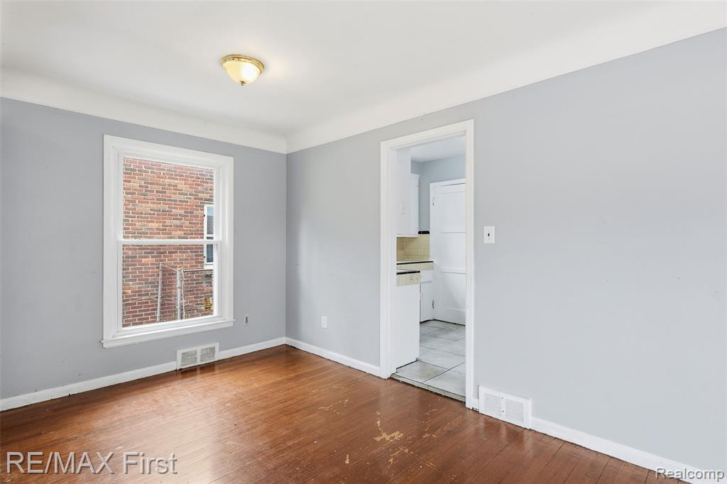 12811 Abington Avenue Property Photo 10