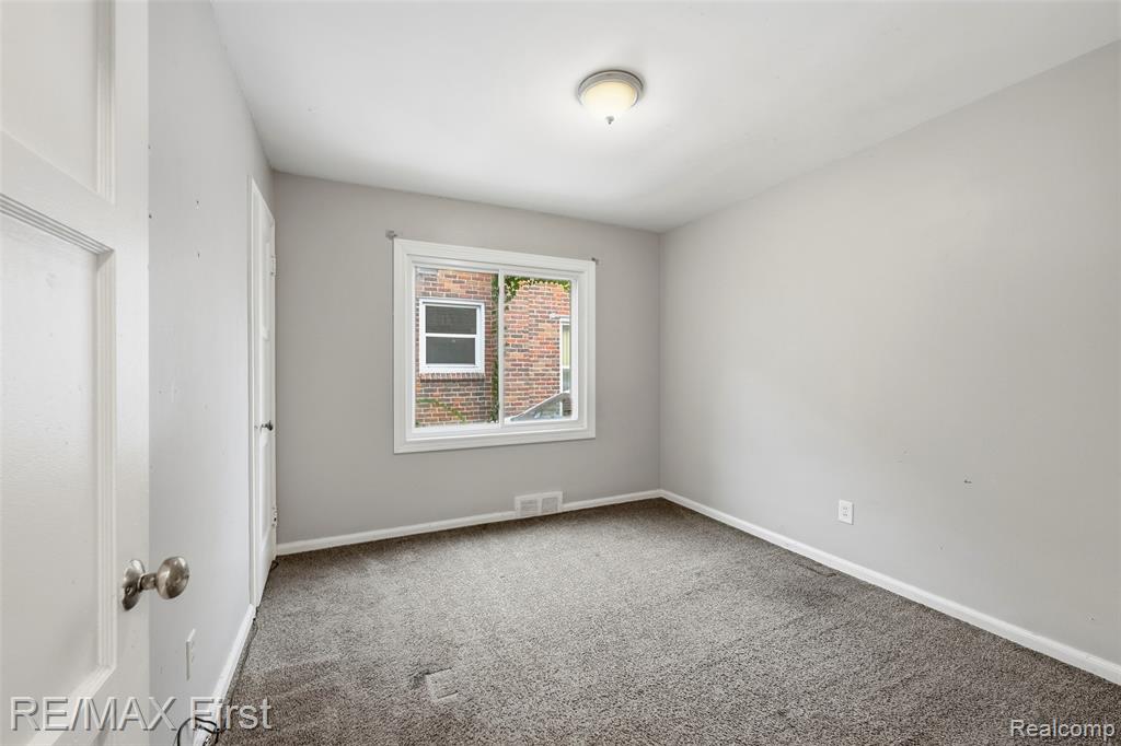 12811 Abington Avenue Property Photo 15