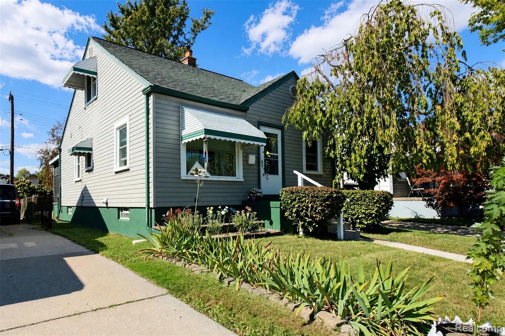 2072 11th Street Property Photo 1