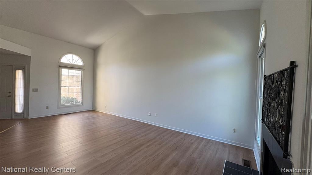 24251 Weathervane Court Property Photo 4