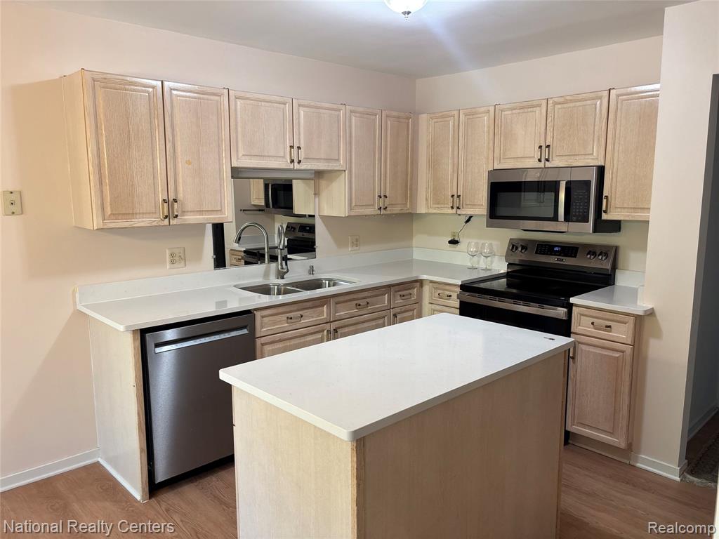 24251 Weathervane Court Property Photo 7