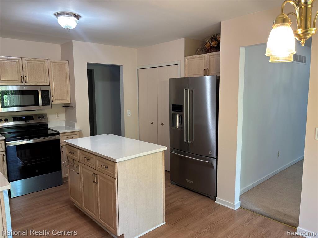 24251 Weathervane Court Property Photo 9