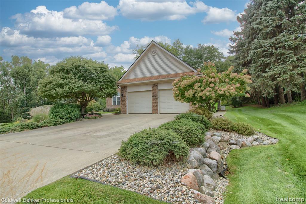 4717 Scots Way Property Photo 3