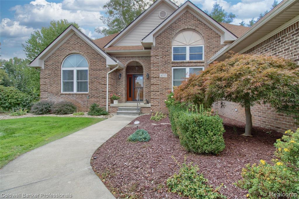 4717 Scots Way Property Photo 4