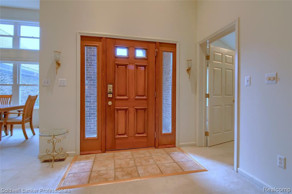 4717 Scots Way Property Photo 5