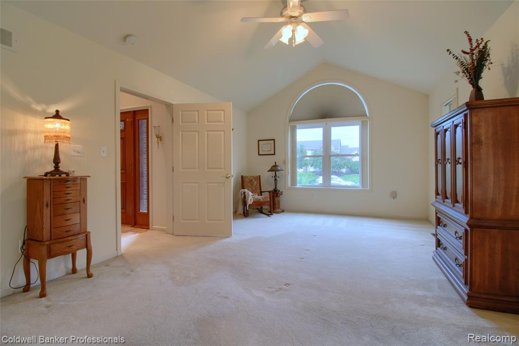 4717 Scots Way Property Photo 16