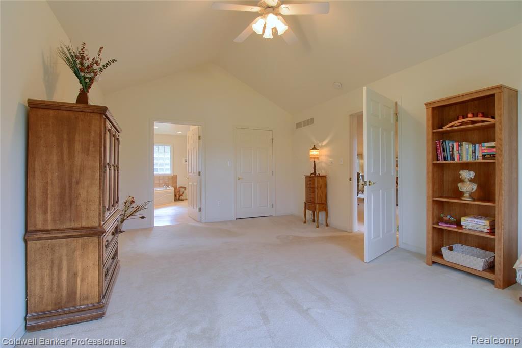 4717 Scots Way Property Photo 17
