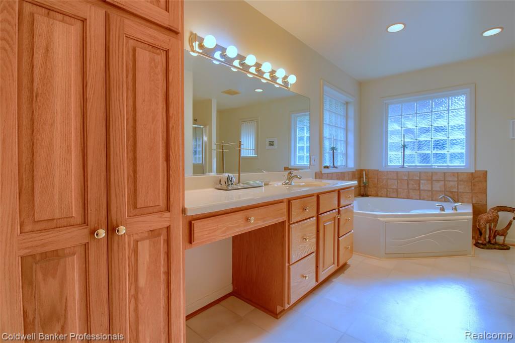 4717 Scots Way Property Photo 18
