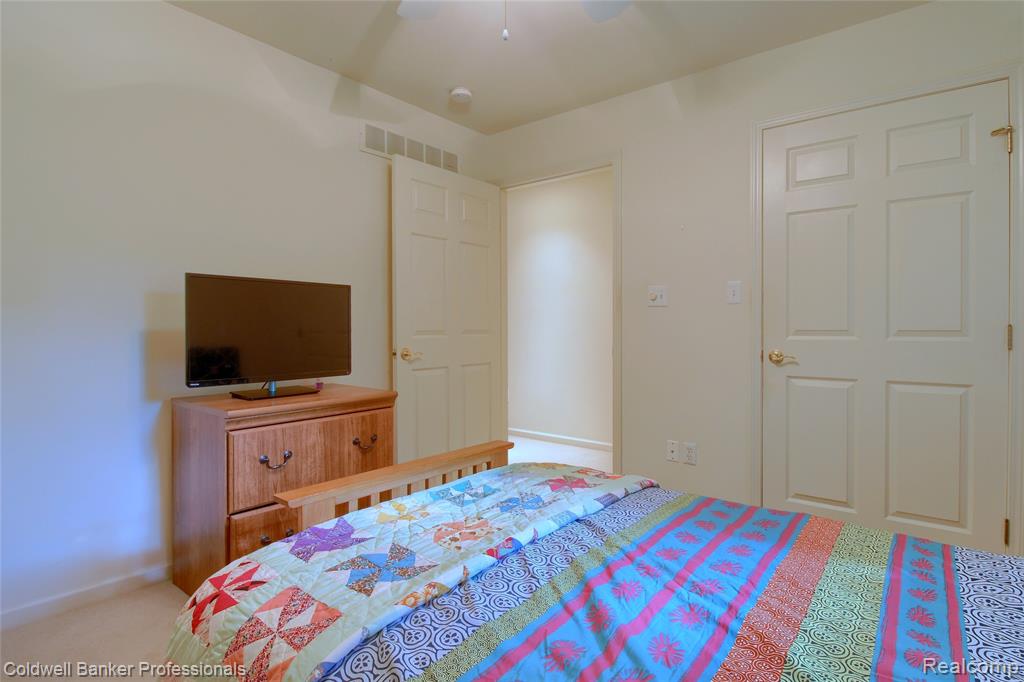 4717 Scots Way Property Photo 22