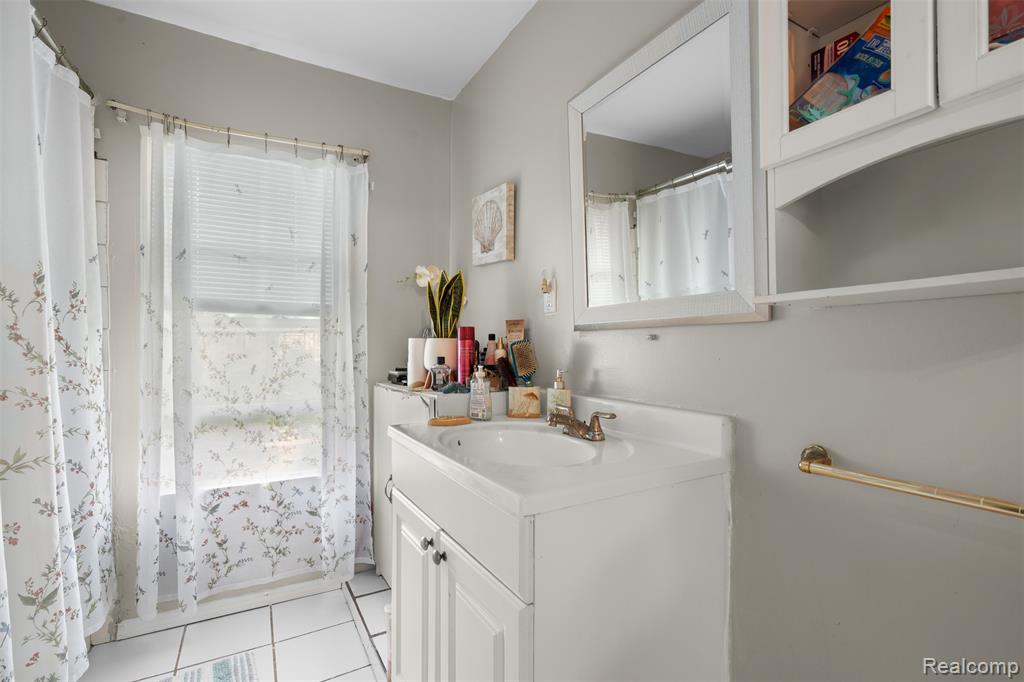 1325 E Lake Drive Property Photo 21