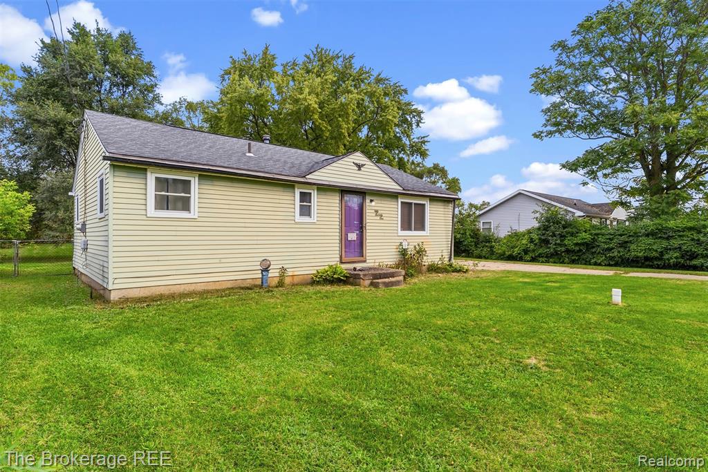 5071 Rose Lane Property Photo 3
