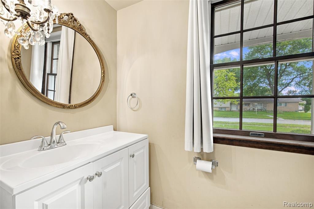 1615 N Evangeline Street Property Photo 27