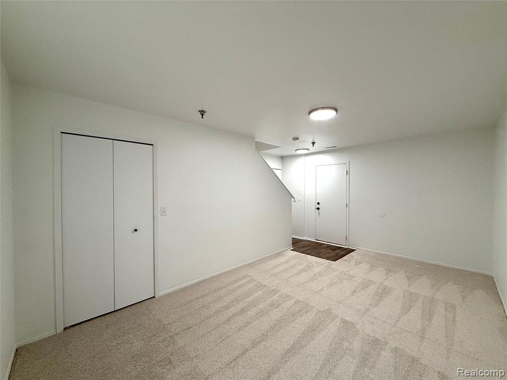 23407 Grayson Drive Property Photo 5