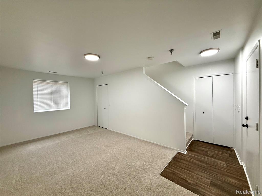 23407 Grayson Drive Property Photo 7