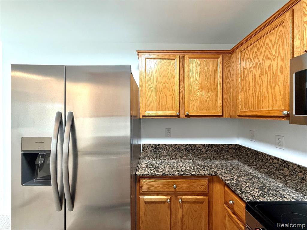 23407 Grayson Drive Property Photo 10