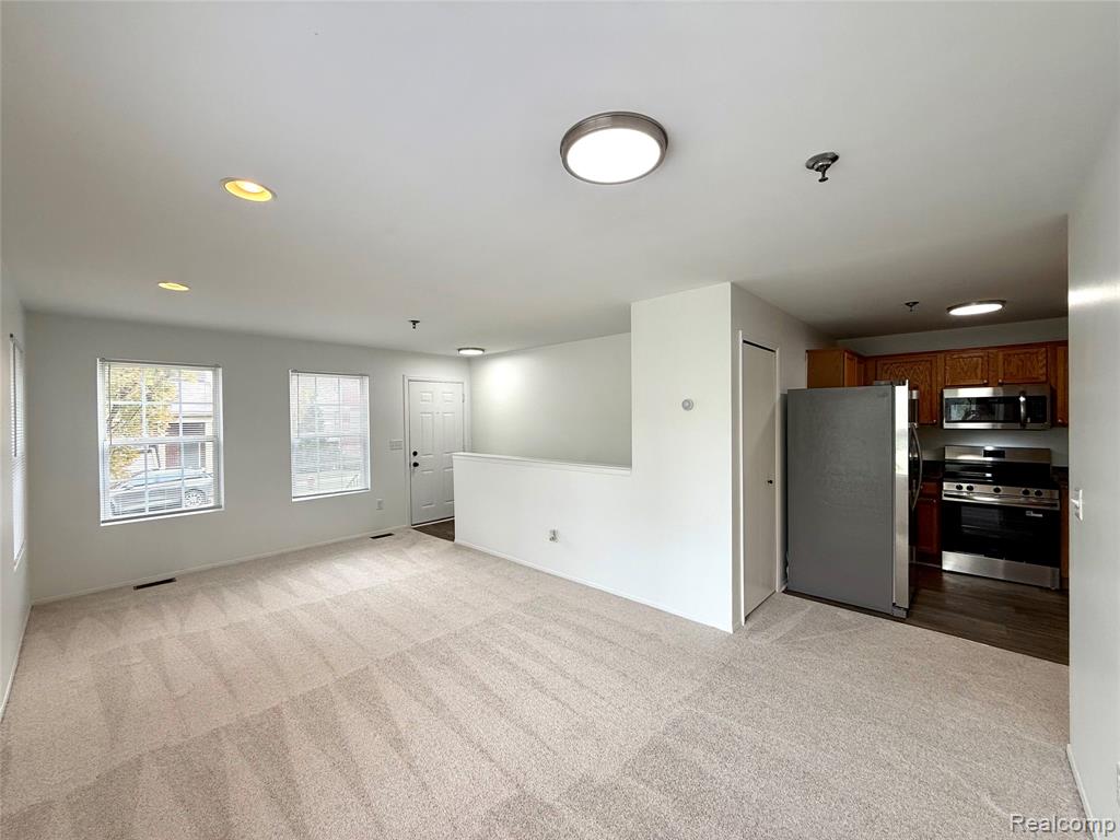23407 Grayson Drive Property Photo 13
